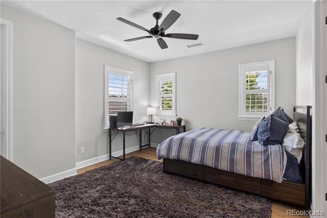 255 Maplehurst Point