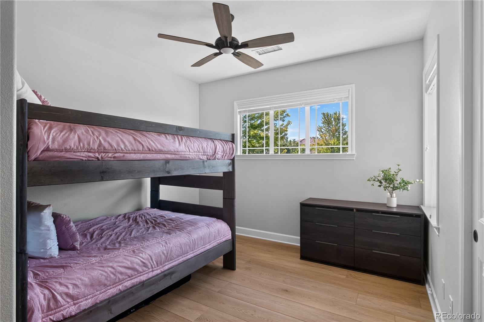 255 Maplehurst Point