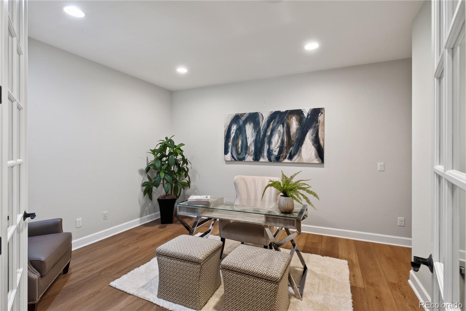 255 Maplehurst Point