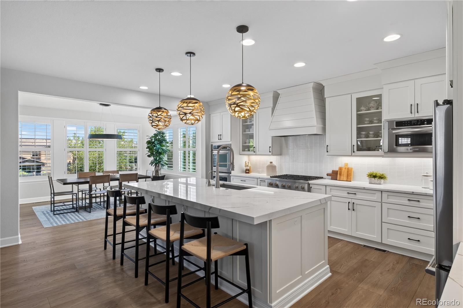 255 Maplehurst Point