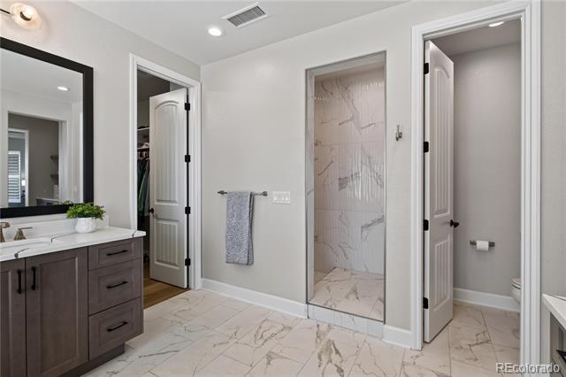 255 Maplehurst Point