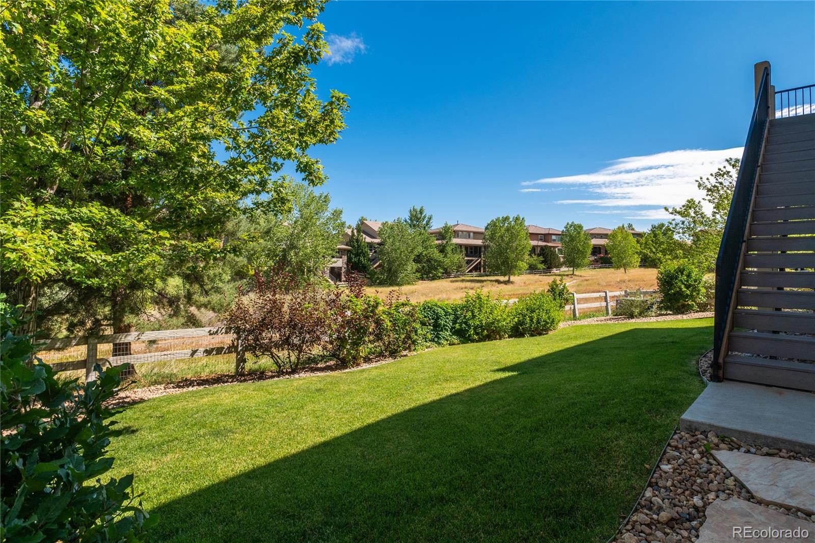 255 Maplehurst Point
