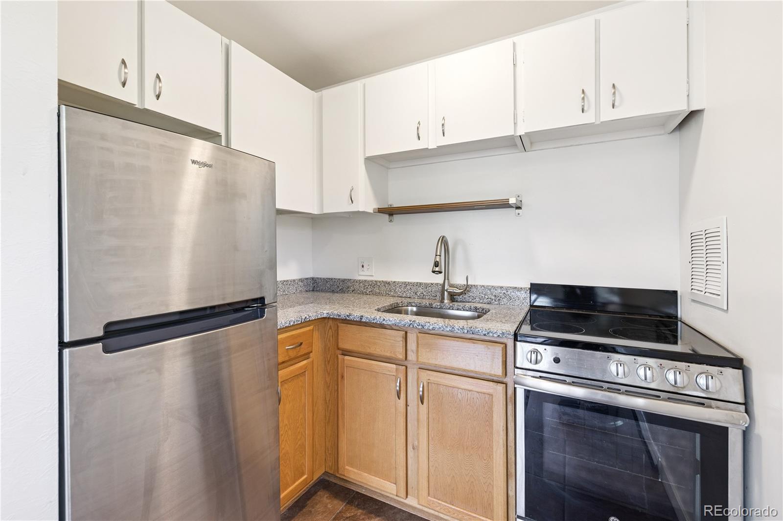 200 N Sherman Street Unit: 7