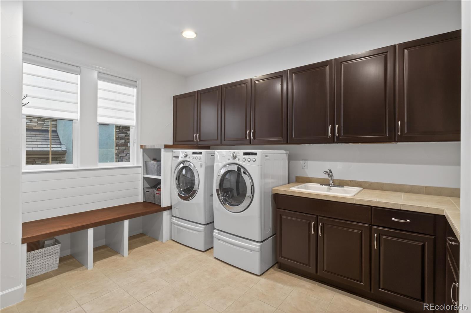 219 Maplehurst Point