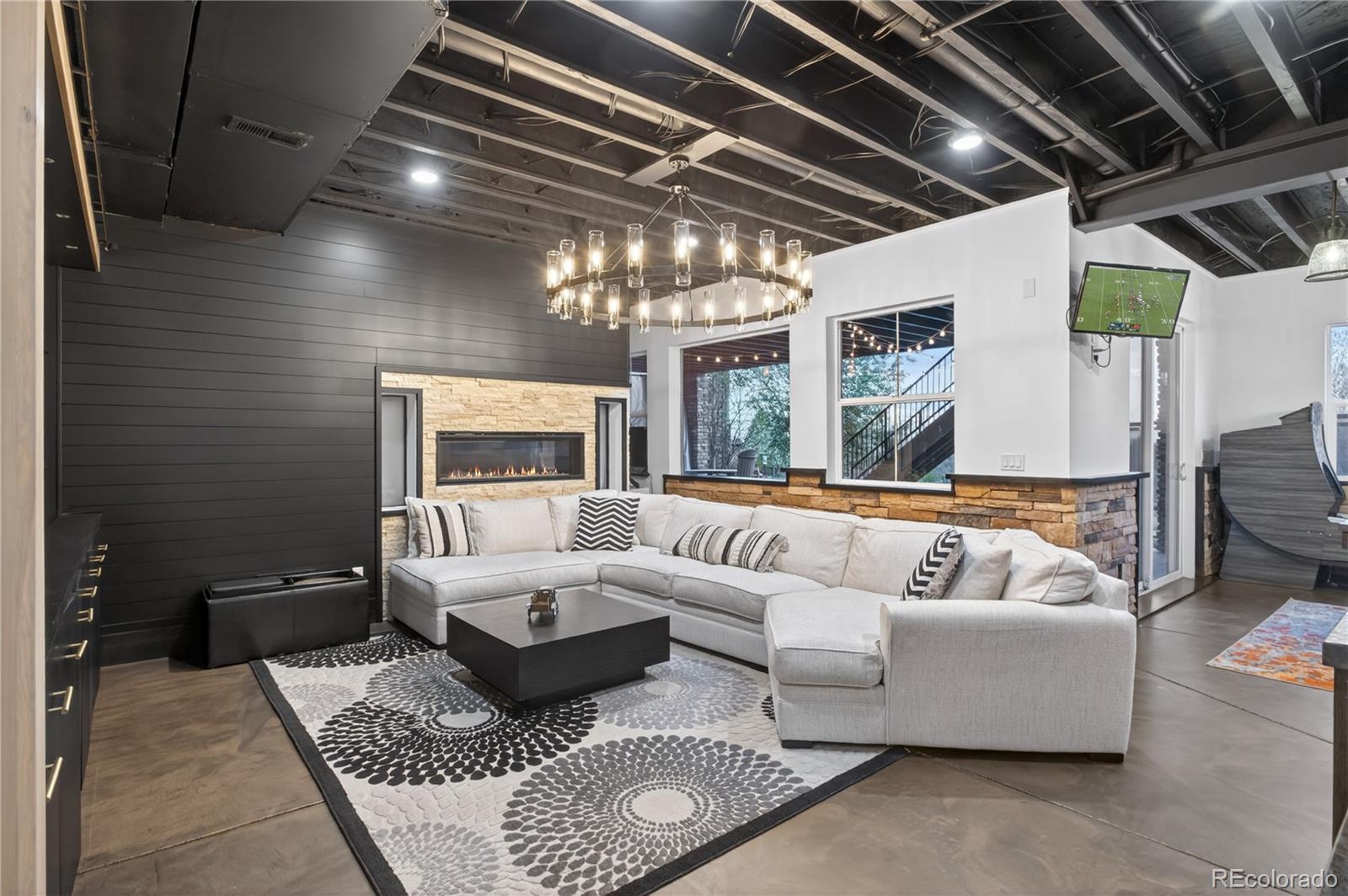 219 Maplehurst Point