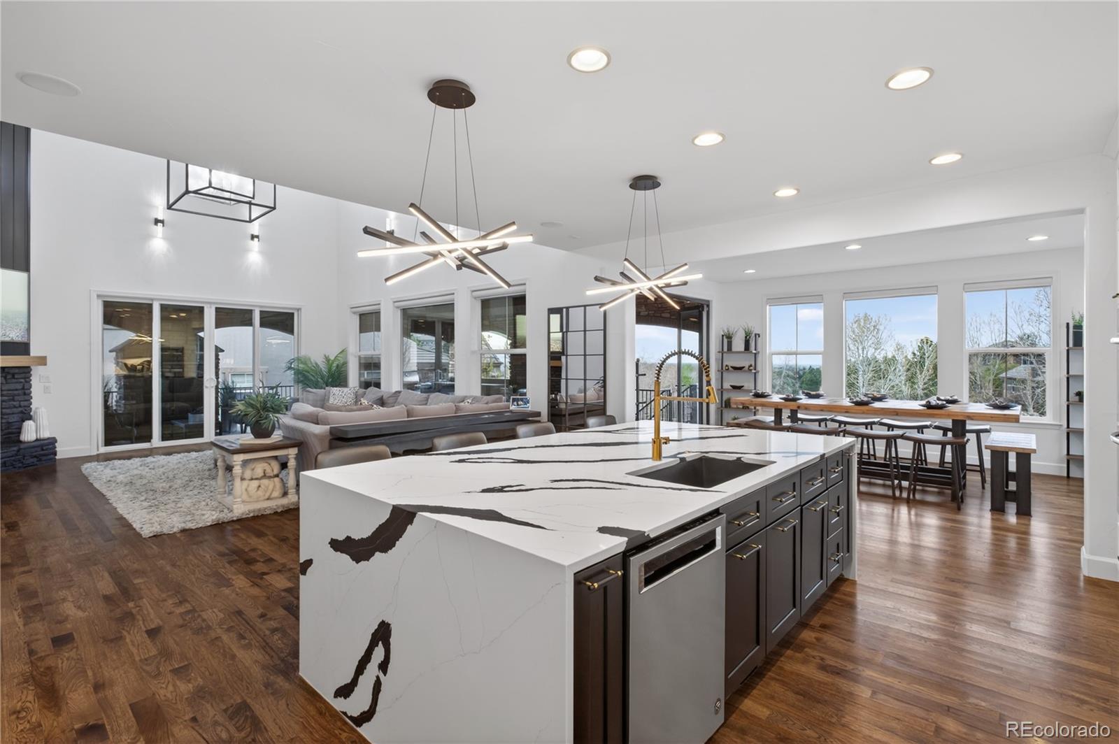 219 Maplehurst Point