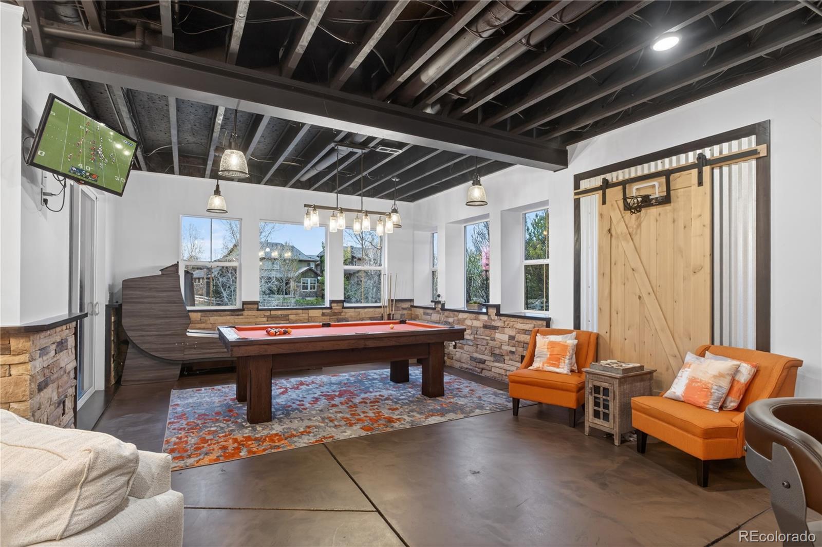 219 Maplehurst Point