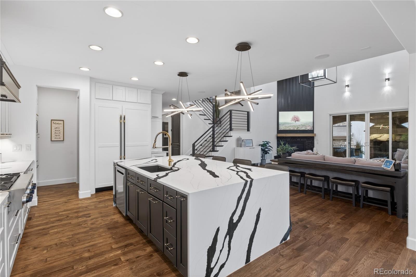 219 Maplehurst Point