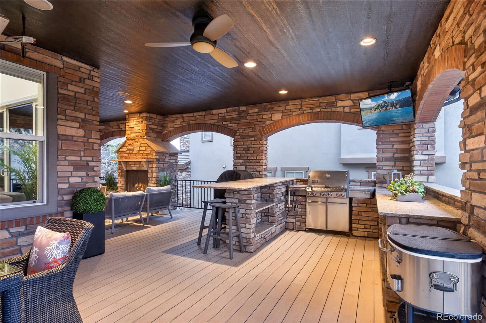 219 Maplehurst Point