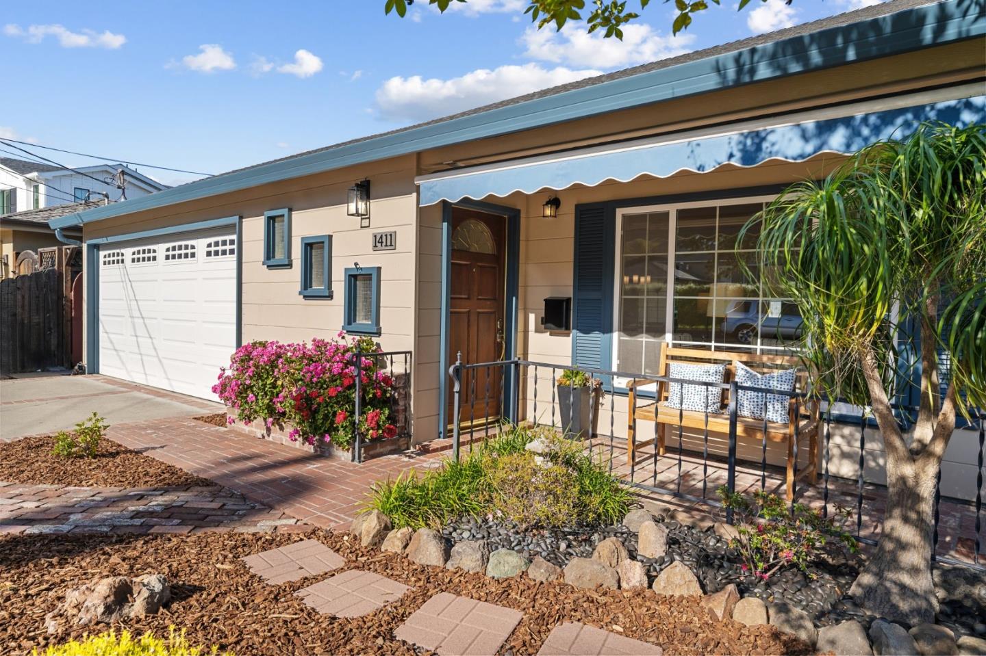 1411 Cordilleras AVE