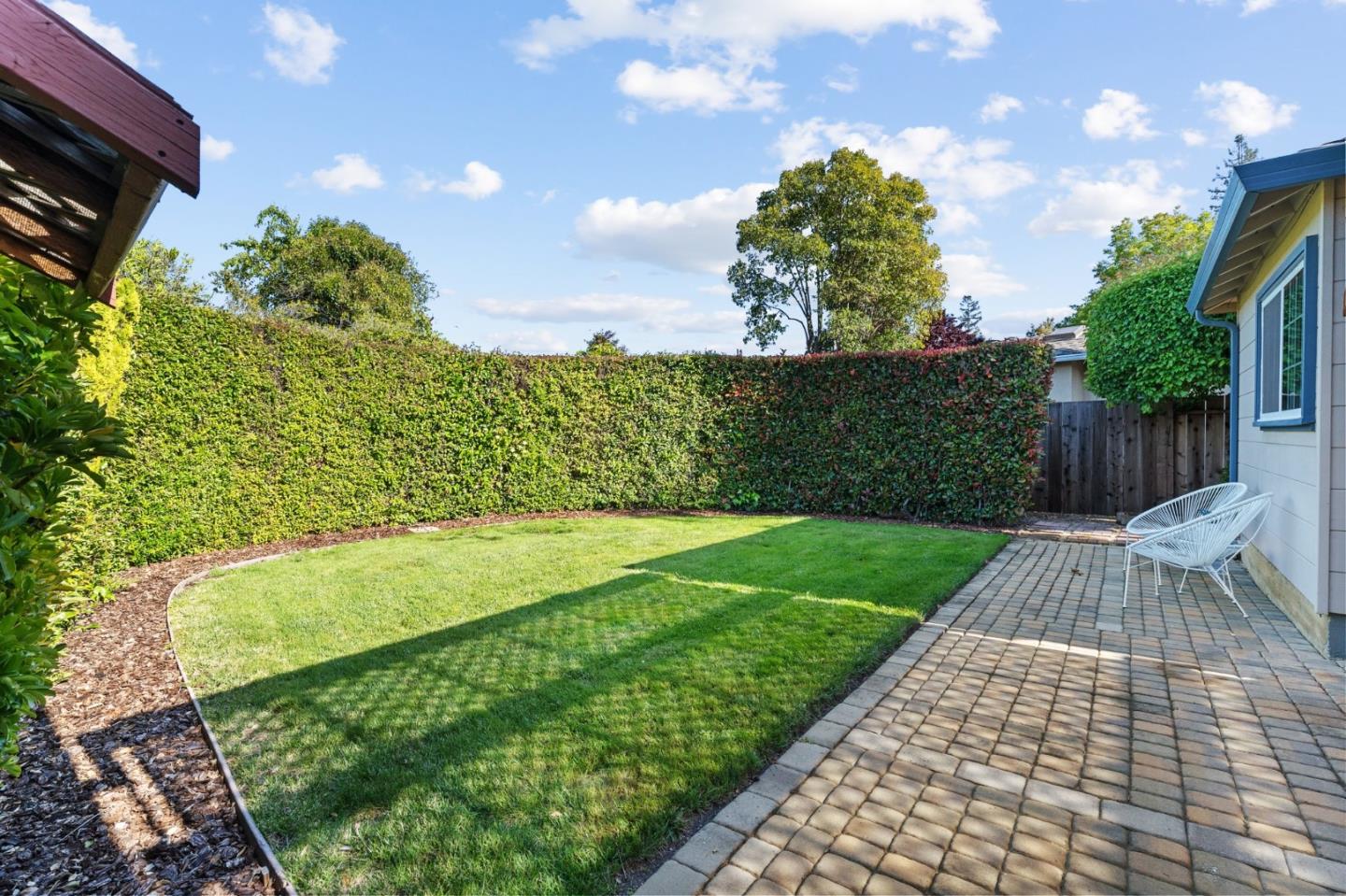 1411 Cordilleras AVE