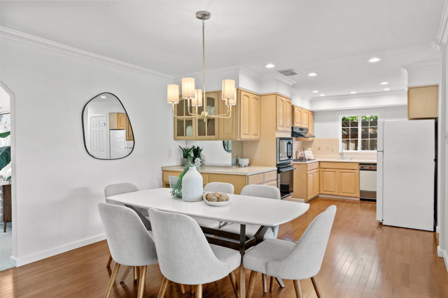 1411 Cordilleras AVE