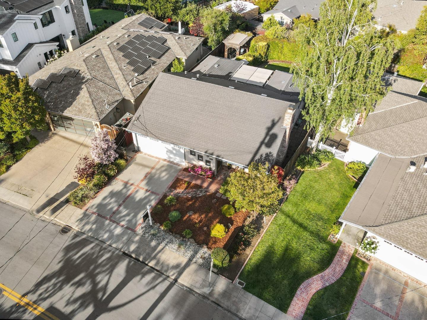 1411 Cordilleras AVE