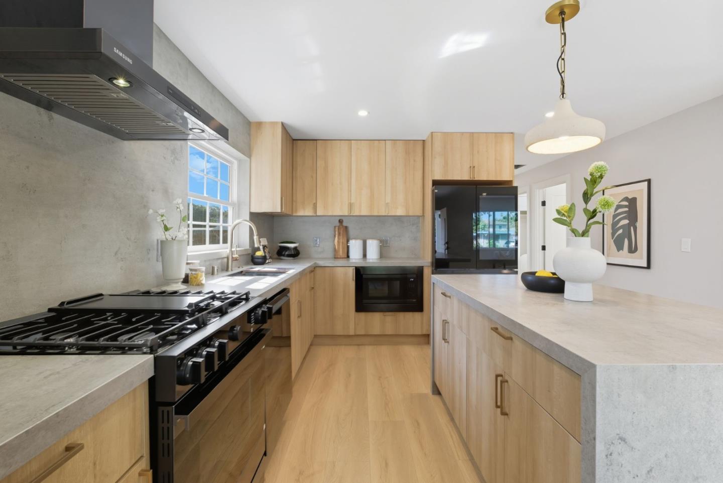 1117 Henderson Avenue