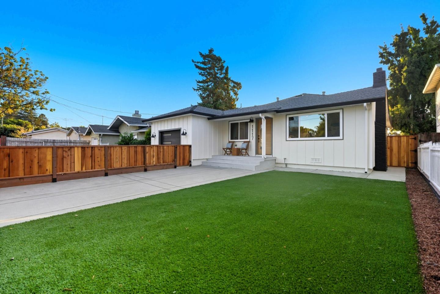 1117 Henderson Avenue