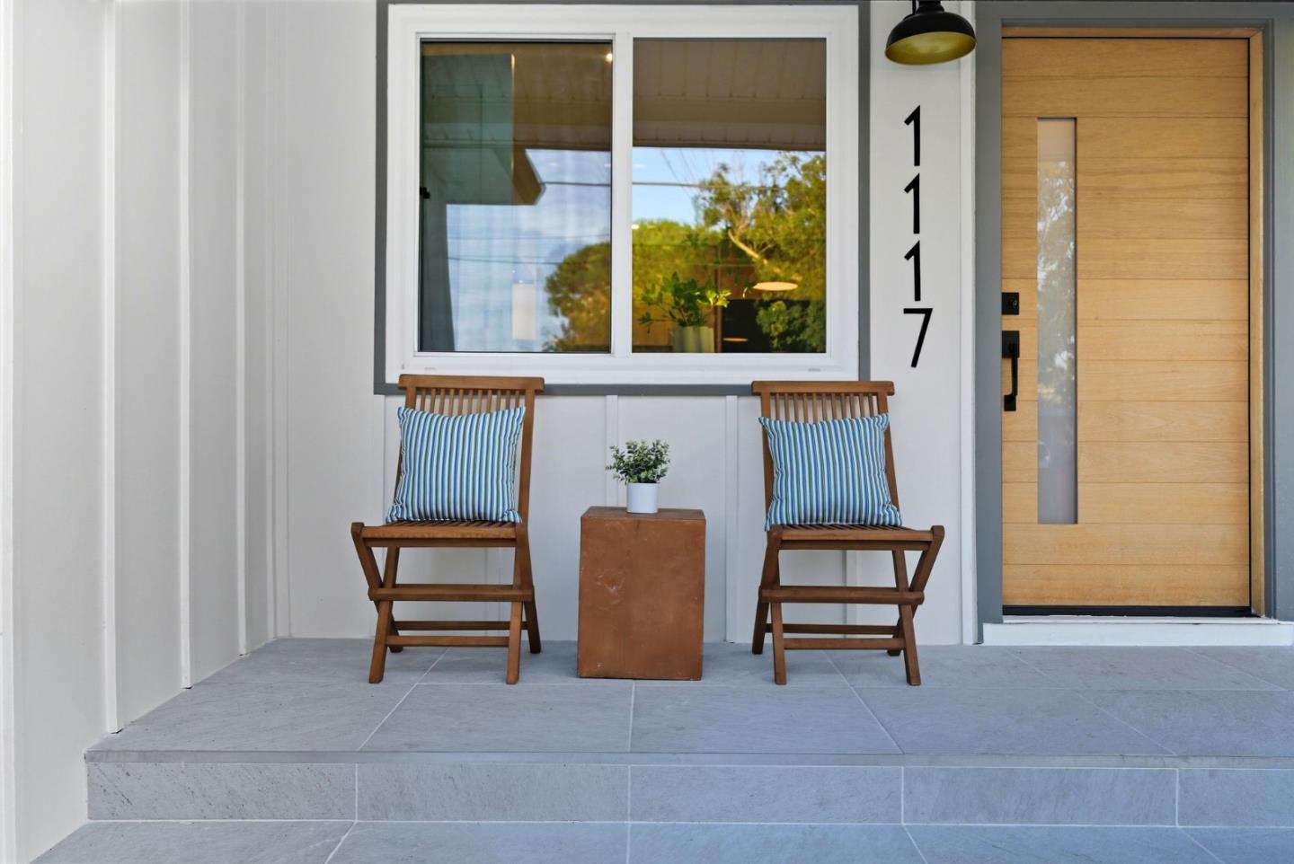 1117 Henderson Avenue