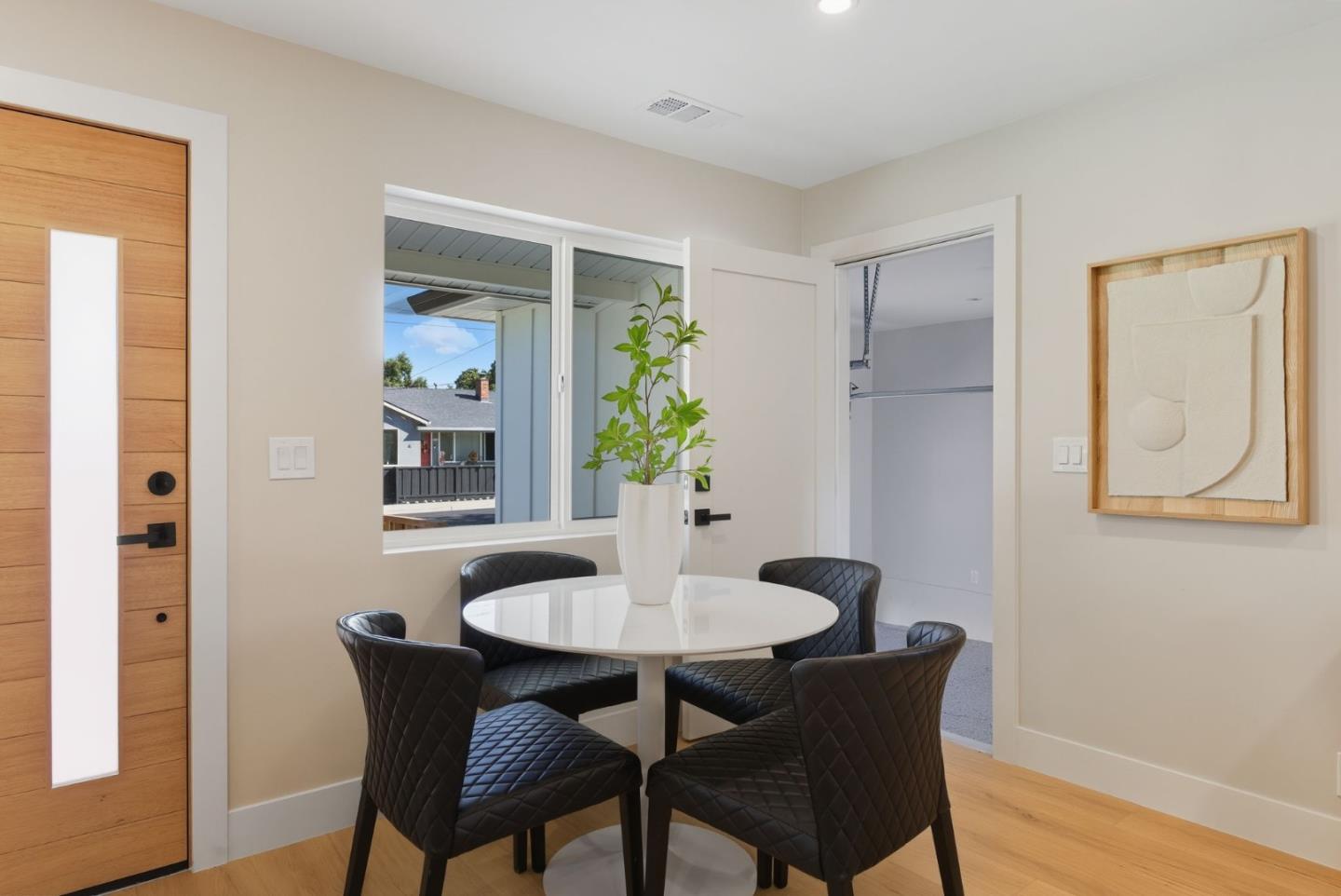 1117 Henderson Avenue