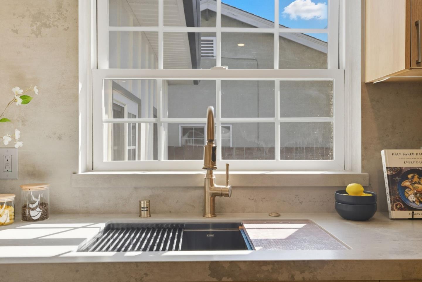 1117 Henderson Avenue