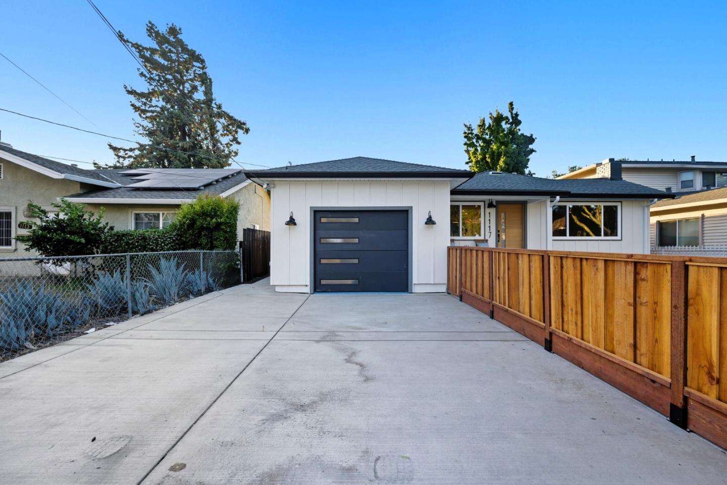 1117 Henderson Avenue