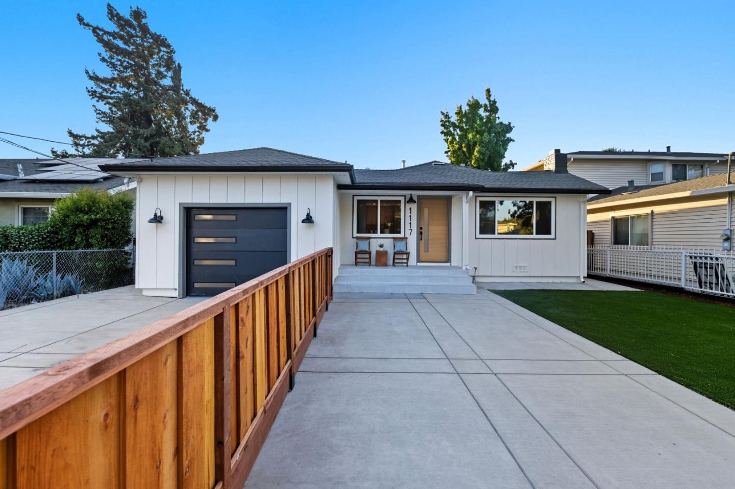 1117 Henderson Avenue