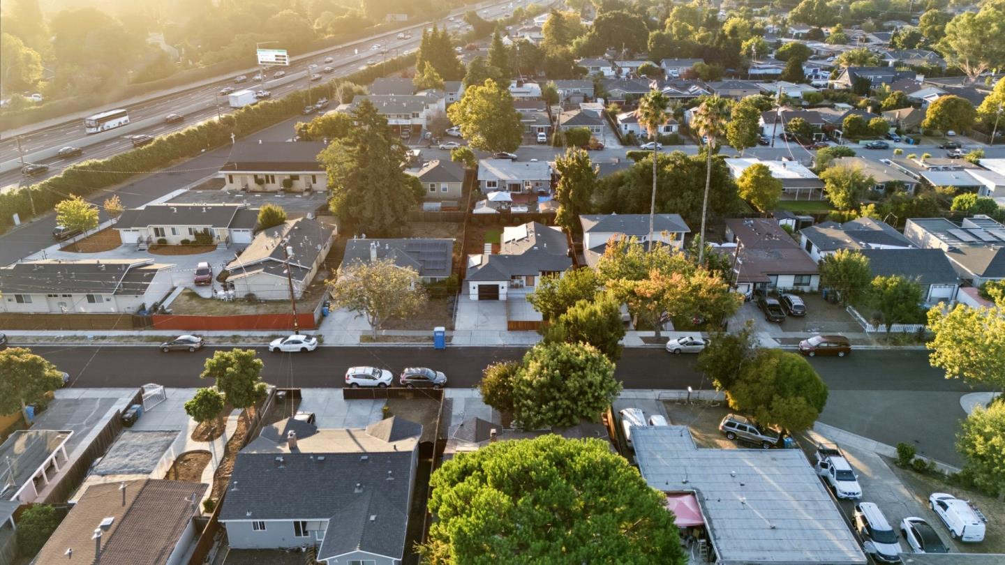 1117 Henderson Avenue