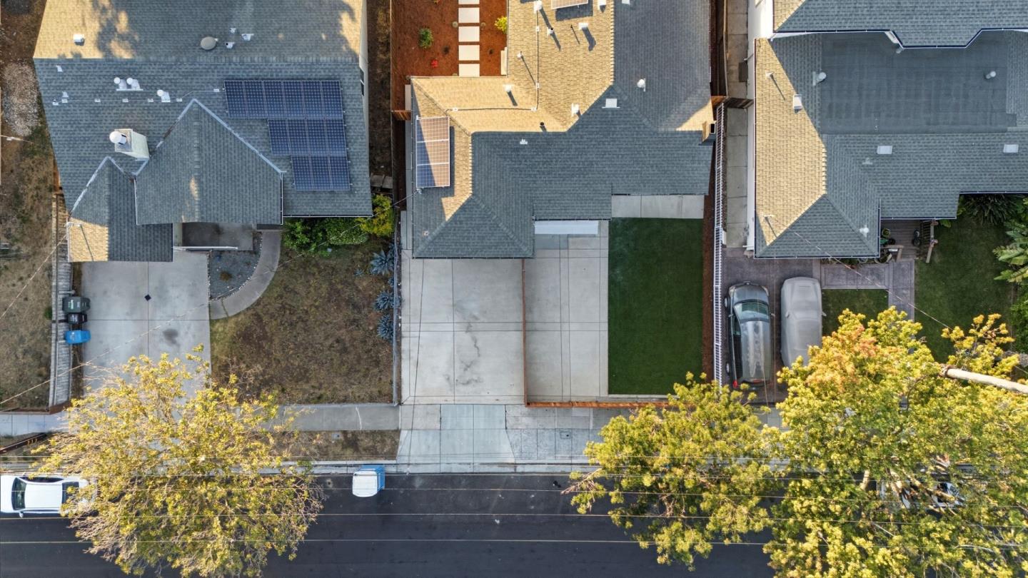 1117 Henderson Avenue