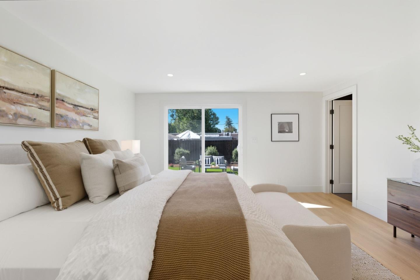 1117 Henderson Avenue