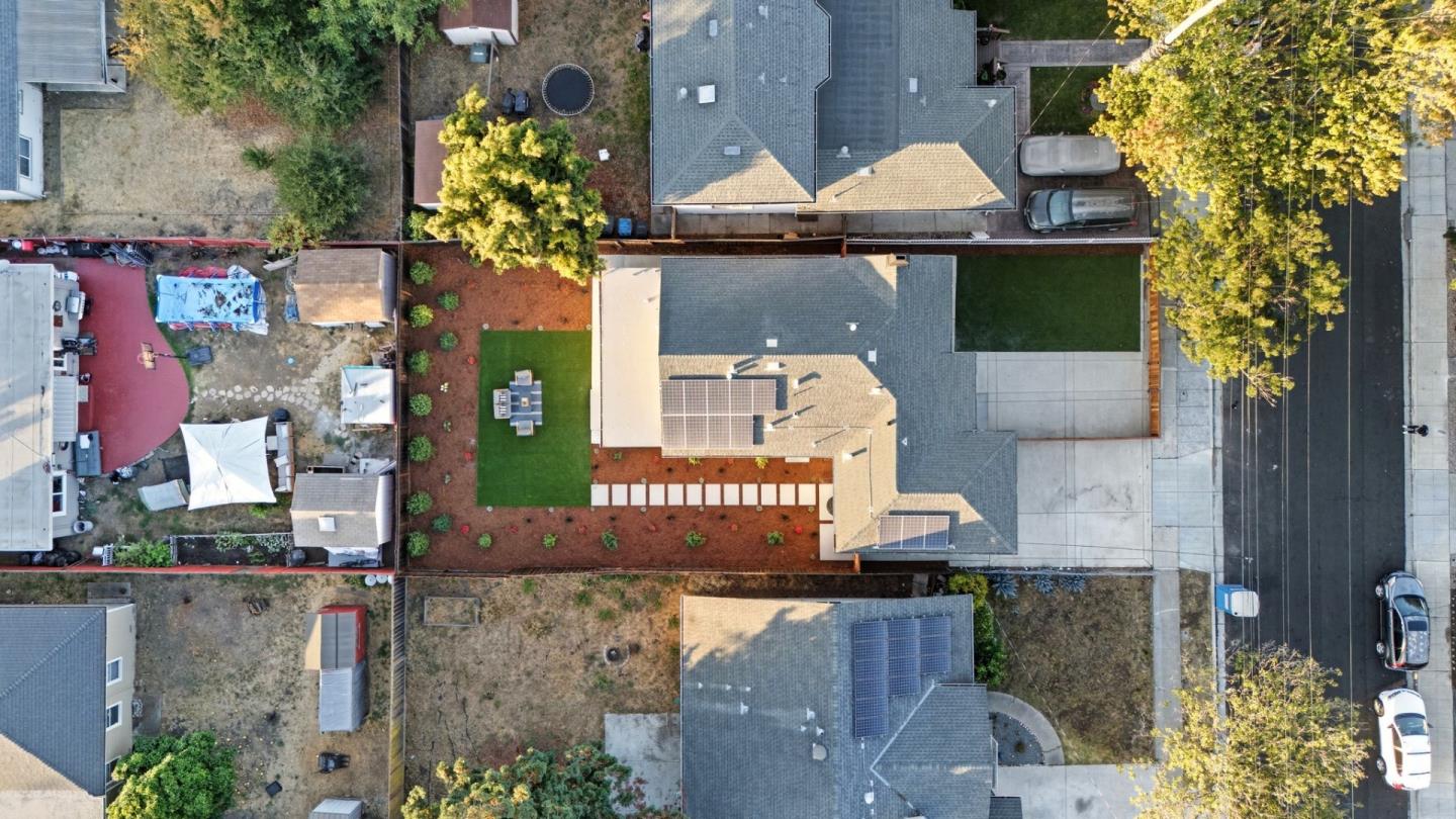 1117 Henderson Avenue