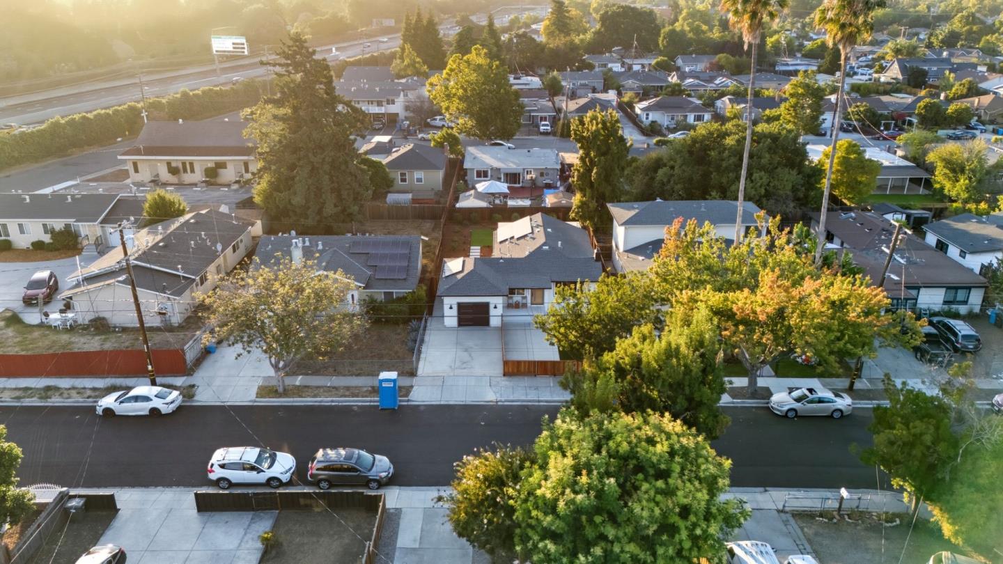 1117 Henderson Avenue