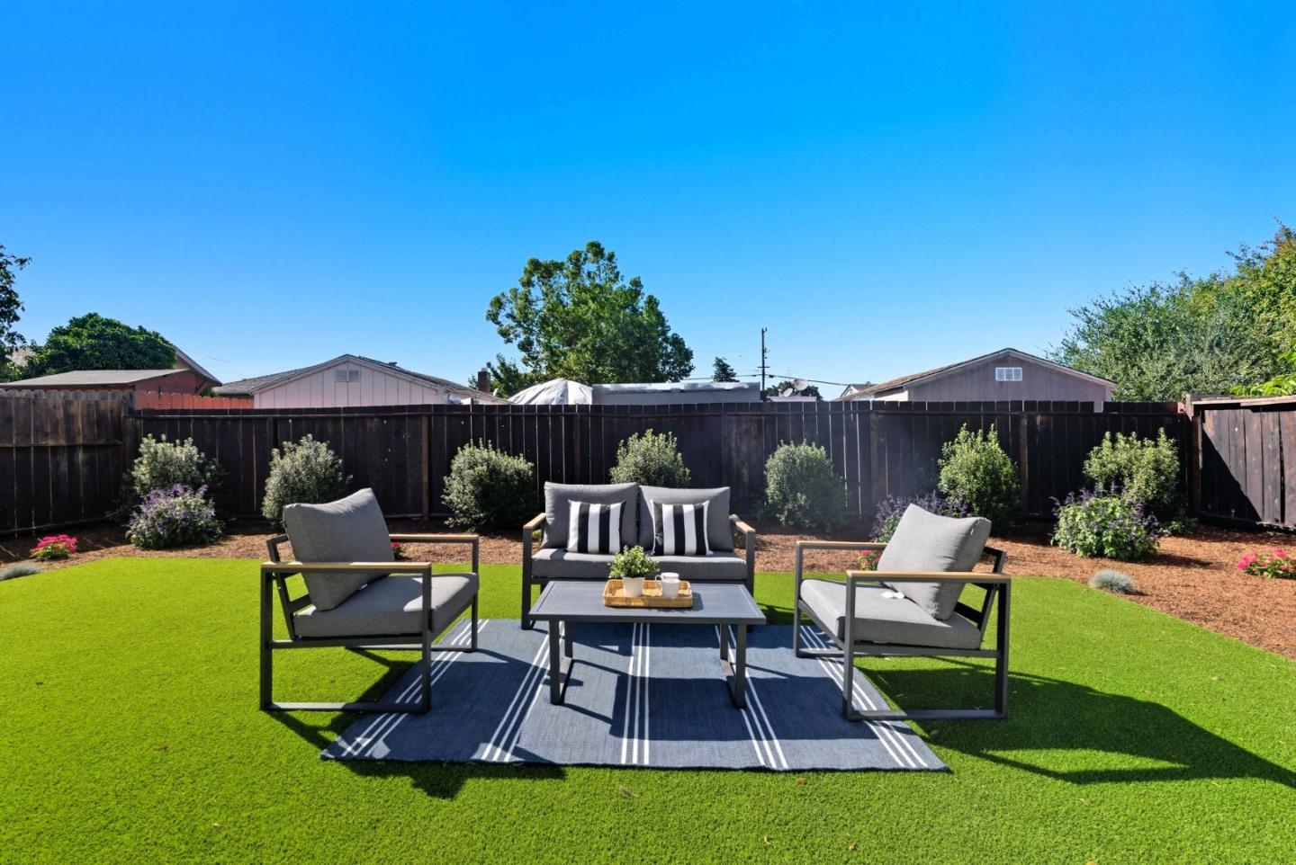 1117 Henderson Avenue