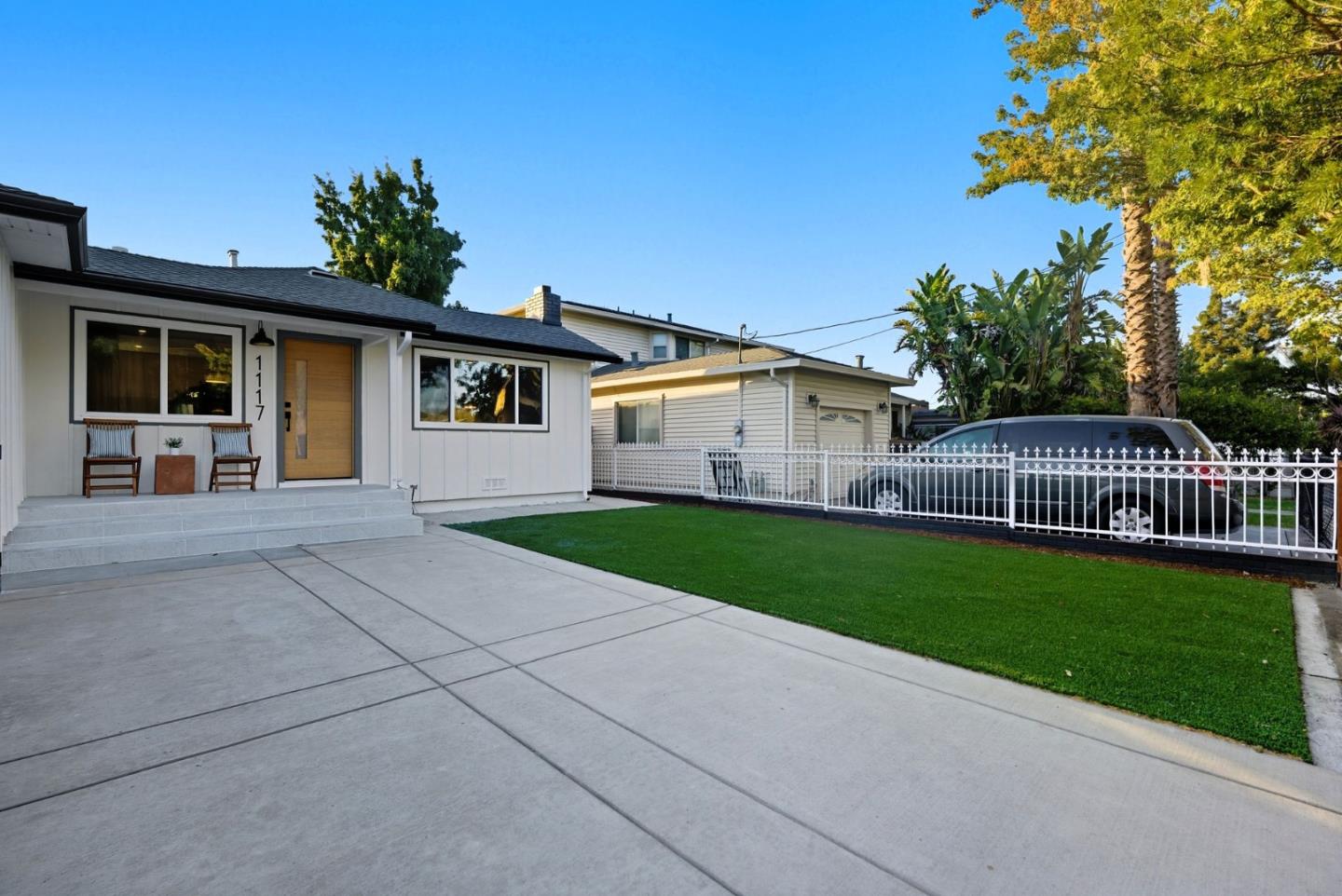 1117 Henderson Avenue