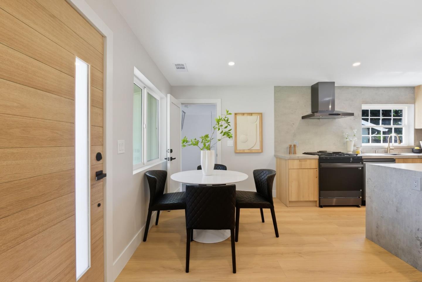 1117 Henderson Avenue