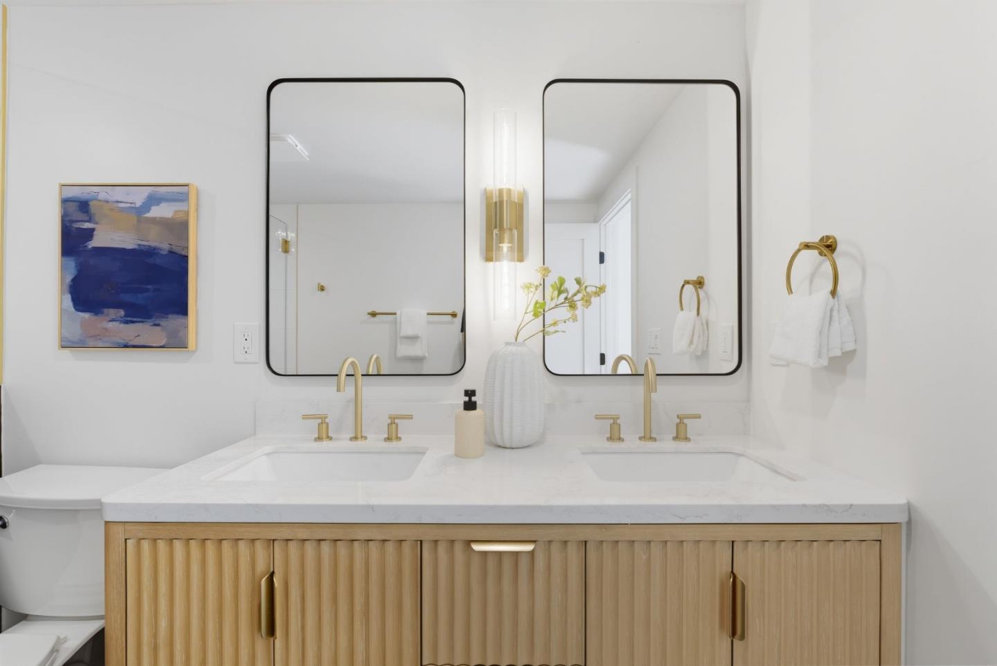 1117 Henderson Avenue