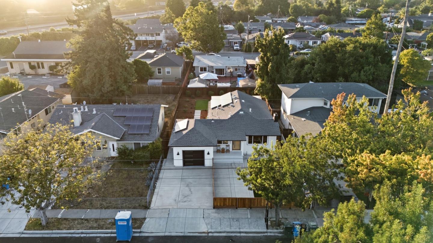 1117 Henderson Avenue