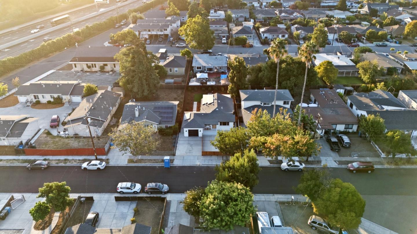 1117 Henderson Avenue