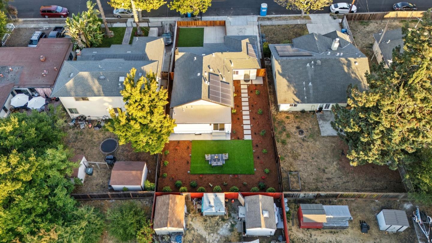 1117 Henderson Avenue