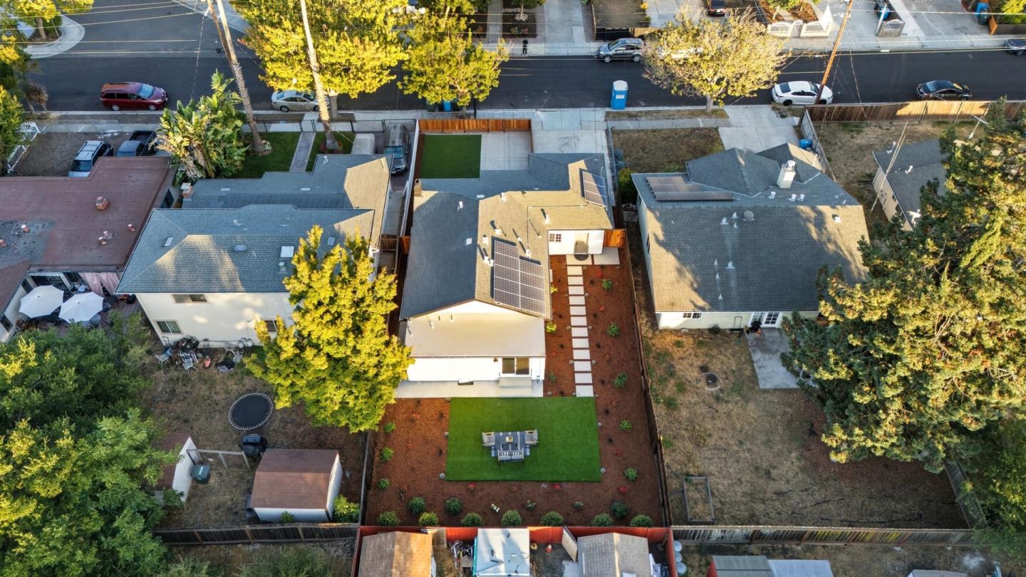 1117 Henderson Avenue