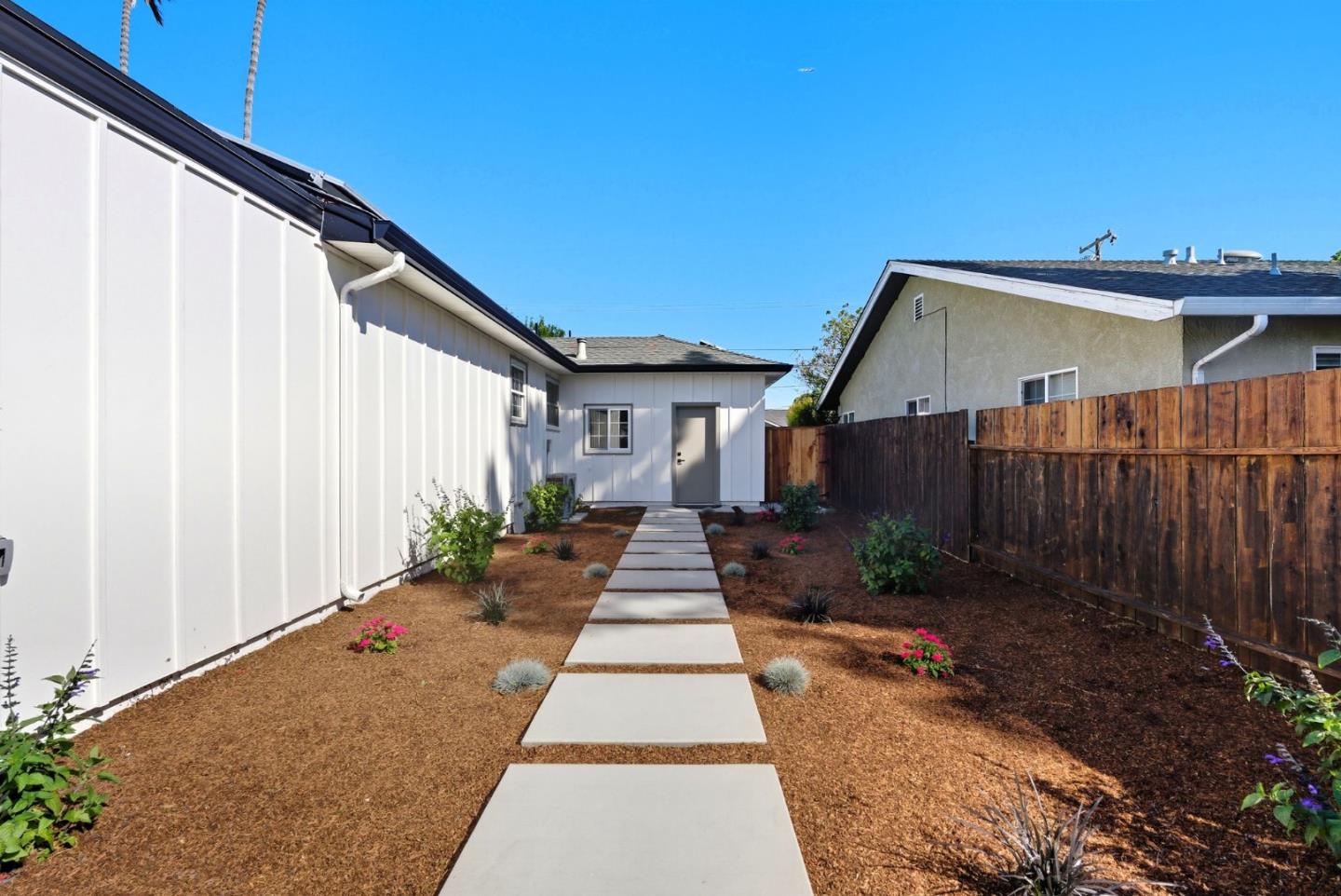 1117 Henderson Avenue