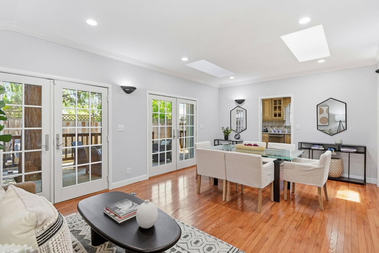 3010 Alameda De Las Pulgas