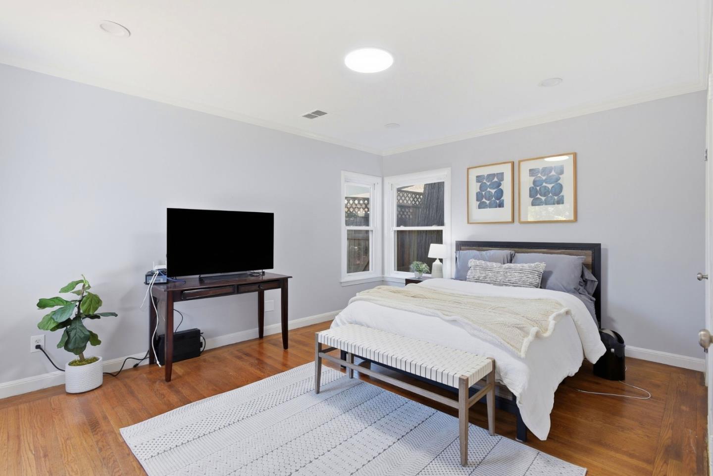 3010 Alameda De Las Pulgas