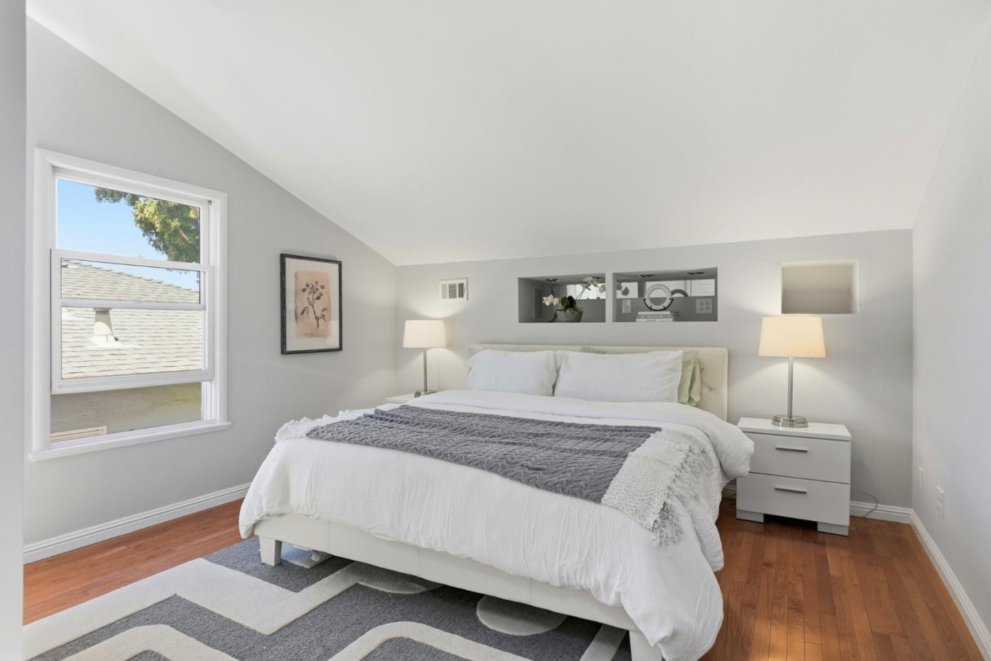 3010 Alameda De Las Pulgas