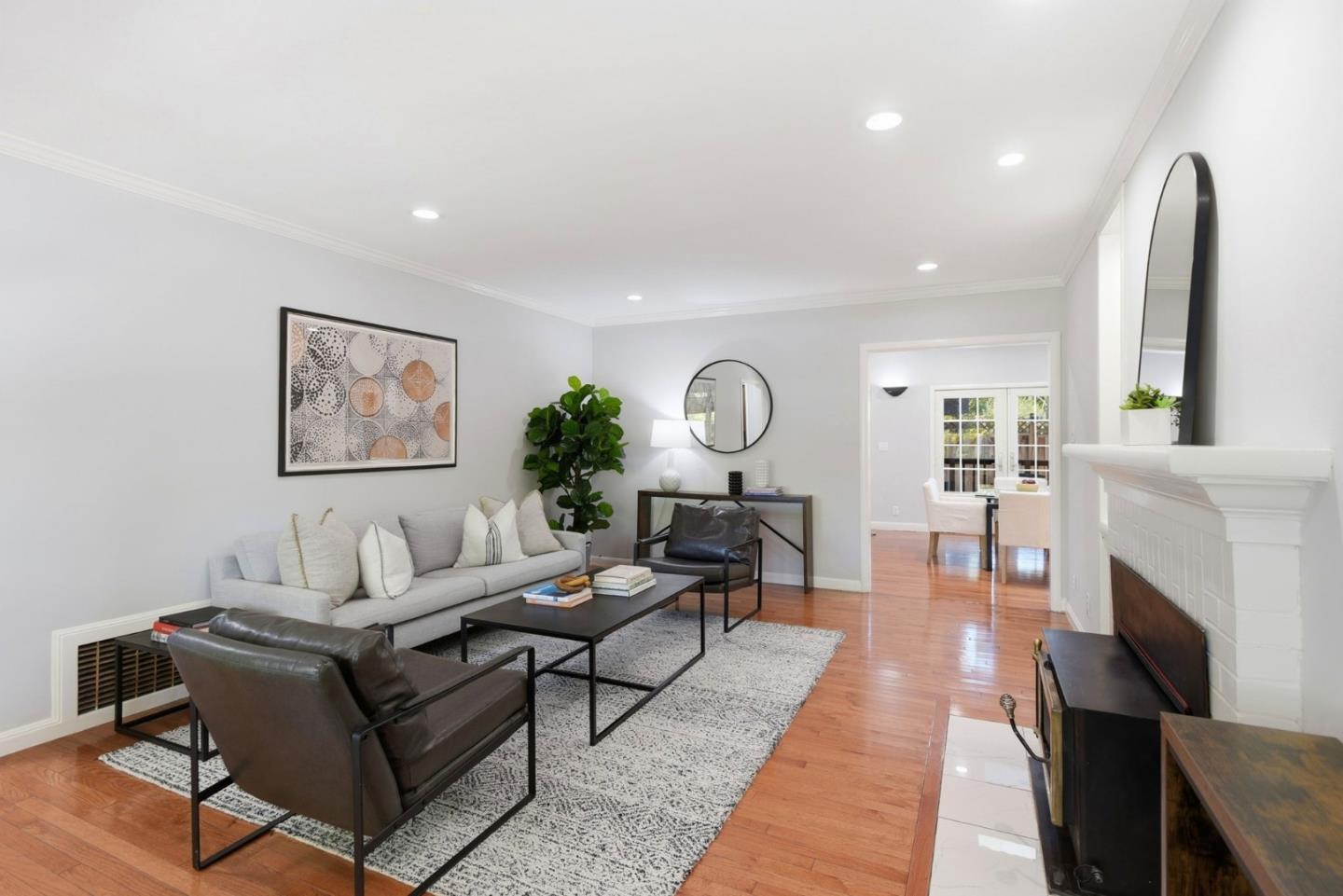 3010 Alameda De Las Pulgas