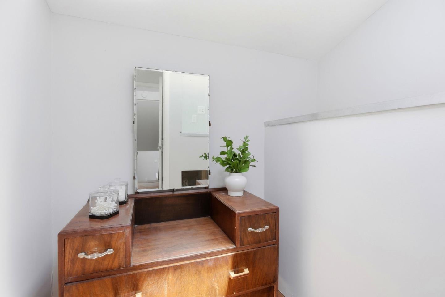 3010 Alameda De Las Pulgas