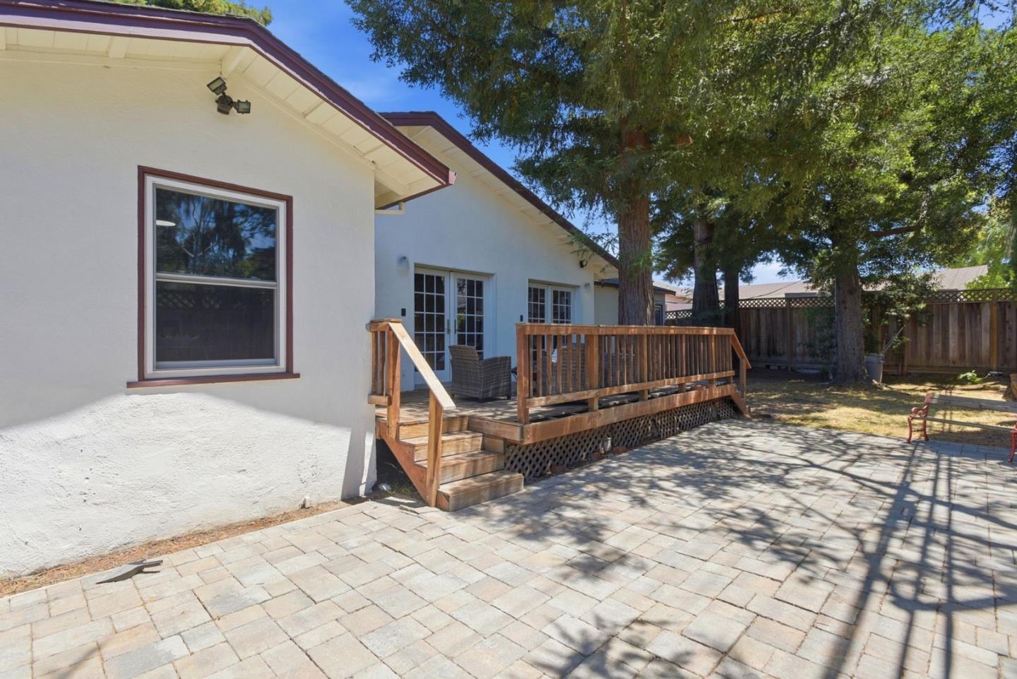 3010 Alameda De Las Pulgas
