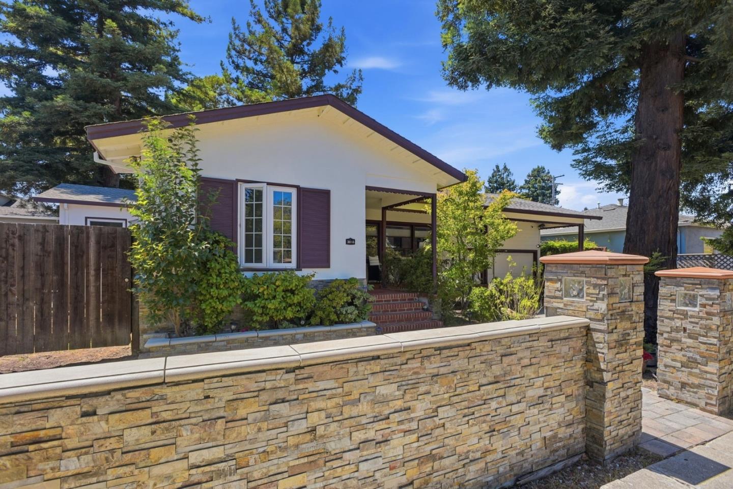 3010 Alameda De Las Pulgas