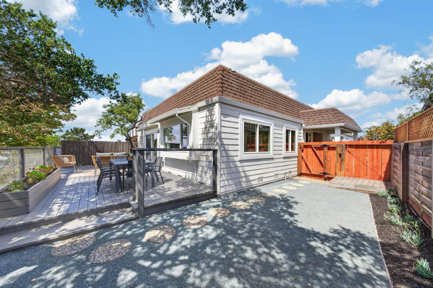 2428 Hastings DR