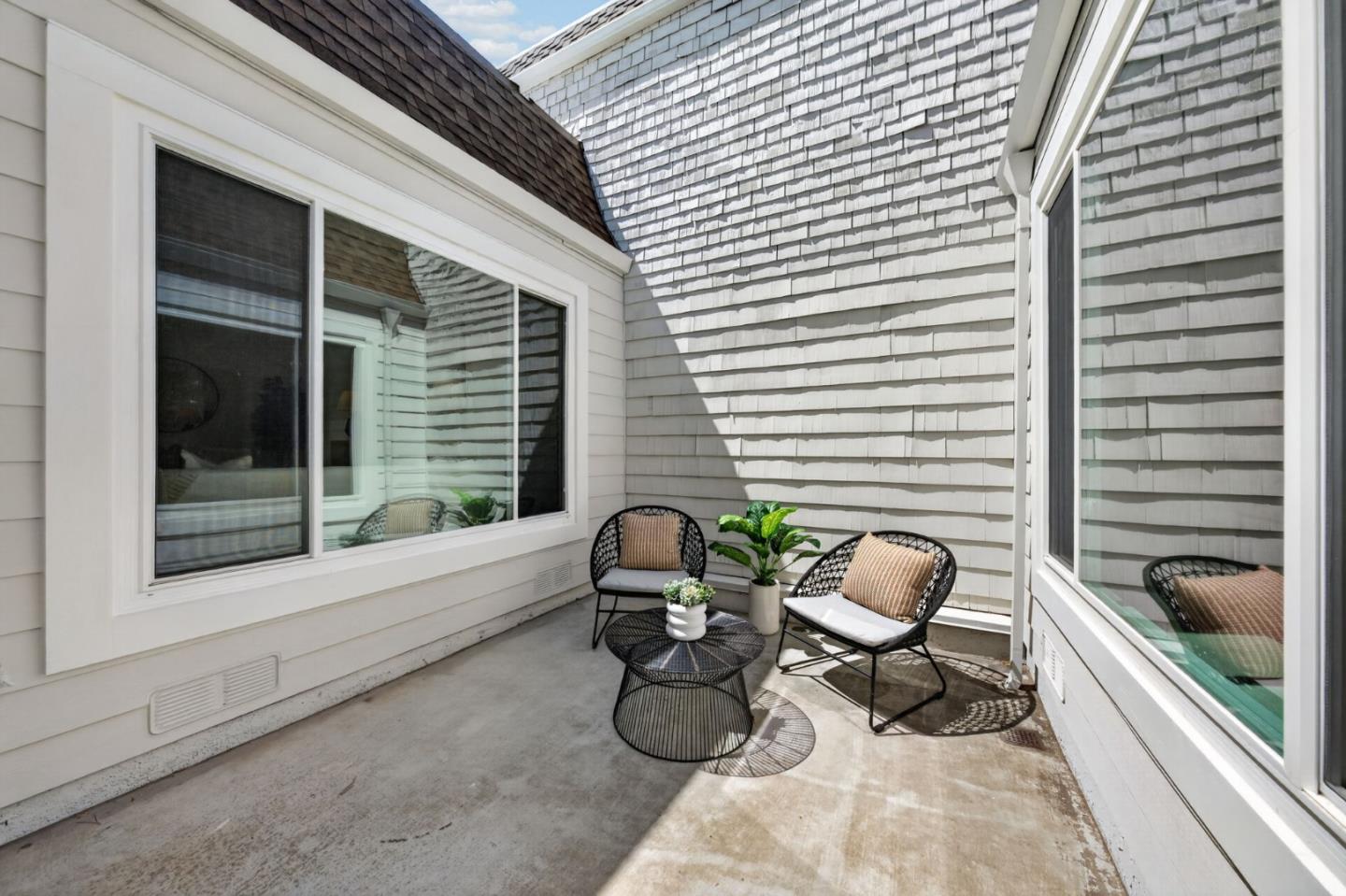 2428 Hastings DR