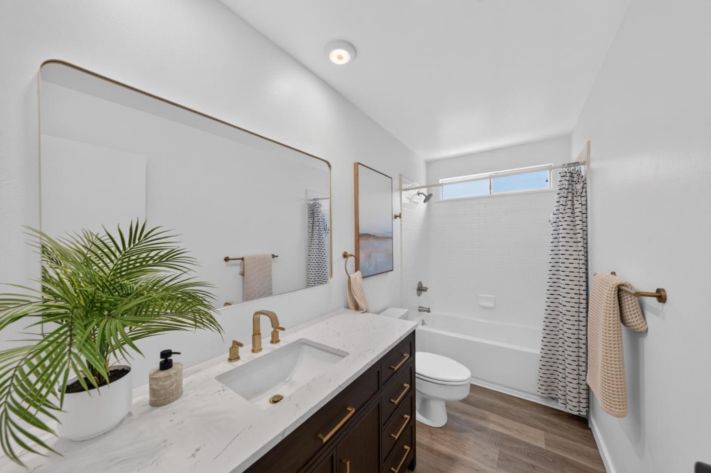 2428 Hastings DR