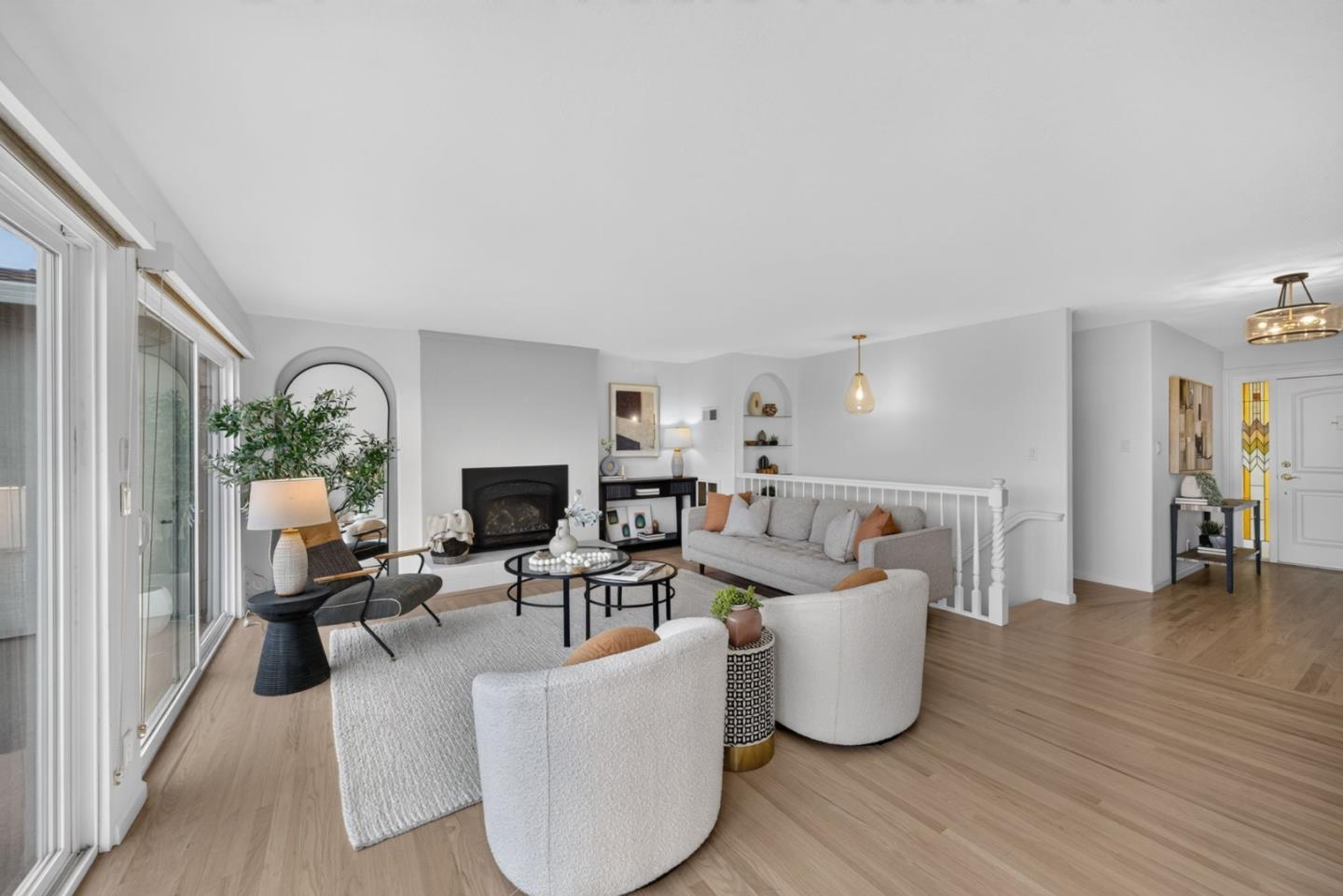 1516 Alturas DR