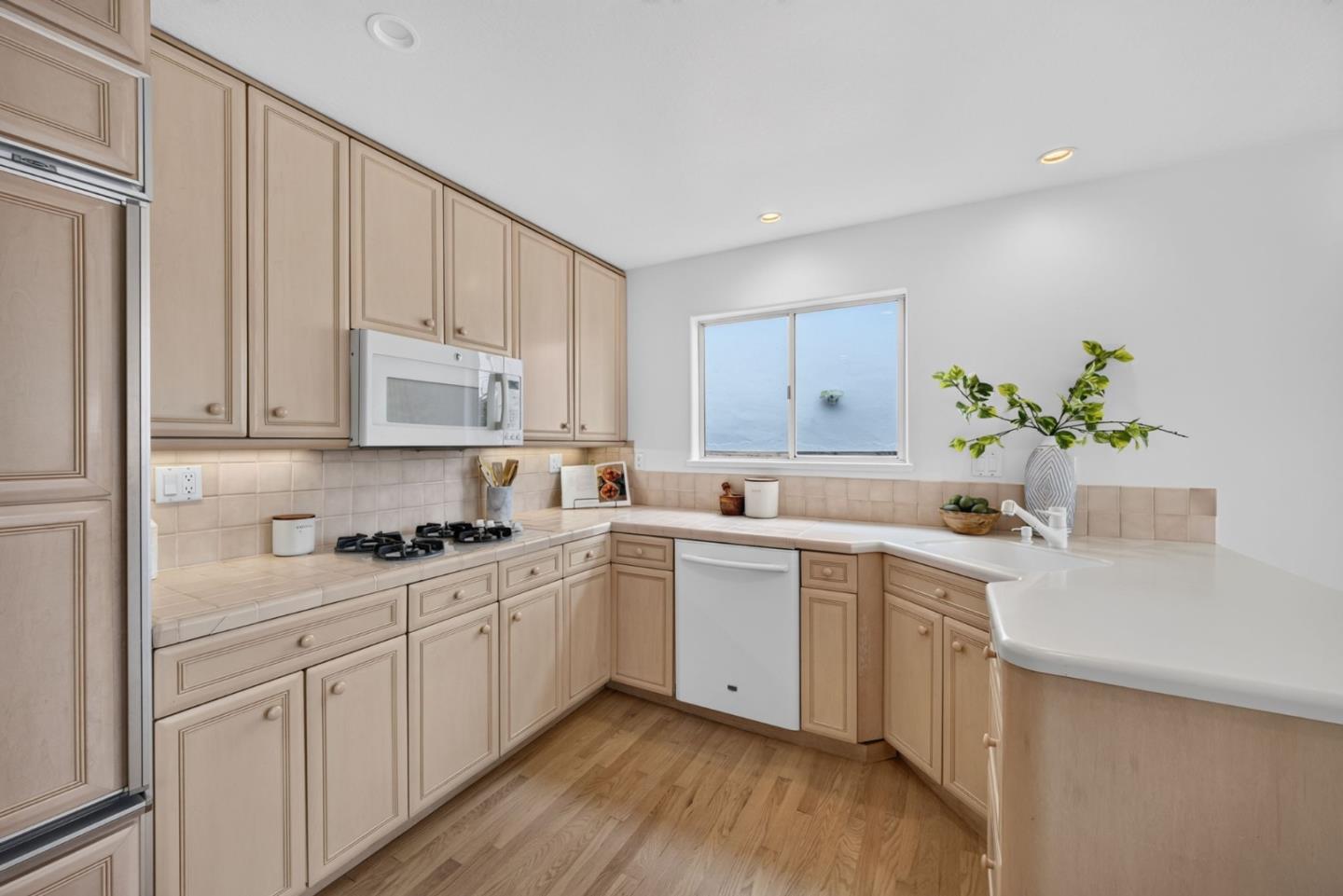 1516 Alturas DR